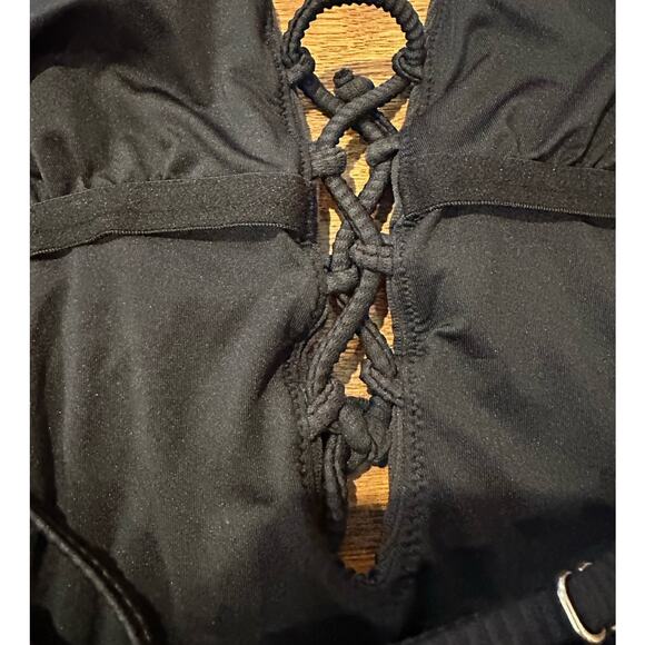 Cupshe Women's Lace up Black One Piece Size M Sexy Plunge Minimalist NWT - Picture 5 of 7